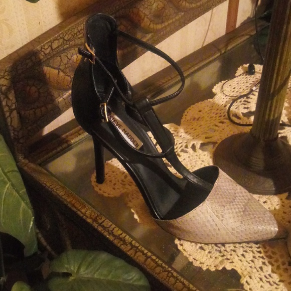 Size 10 Steve Madden heels - Picture 2 of 4